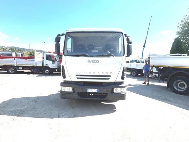 camion iveco eurocargo 160e22 telaio interasse 3690