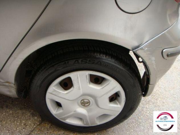 TOYOTA - Yaris - 16V 5 porte Sol - Foto 7