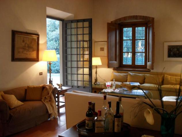 VILLA di 18 vani e di 700 mq (GAMBASSI TERME) rif. G 980 - Foto 2