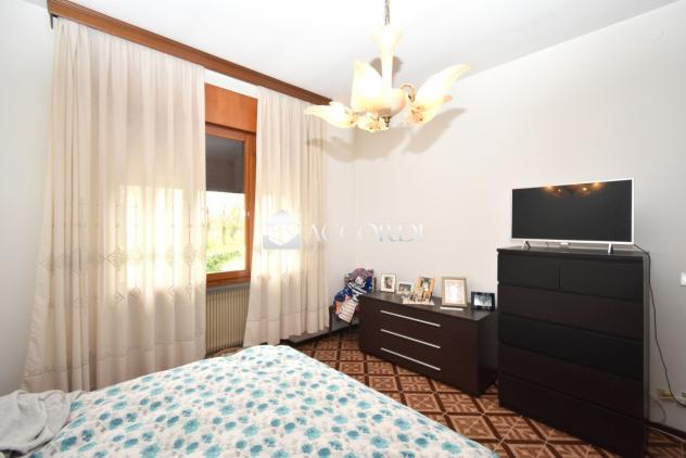 CASA INDIPENDENTE di 4 vani e di 380 mq (GODEGA DI SANT'URBANO) rif. GA8 - Foto 7
