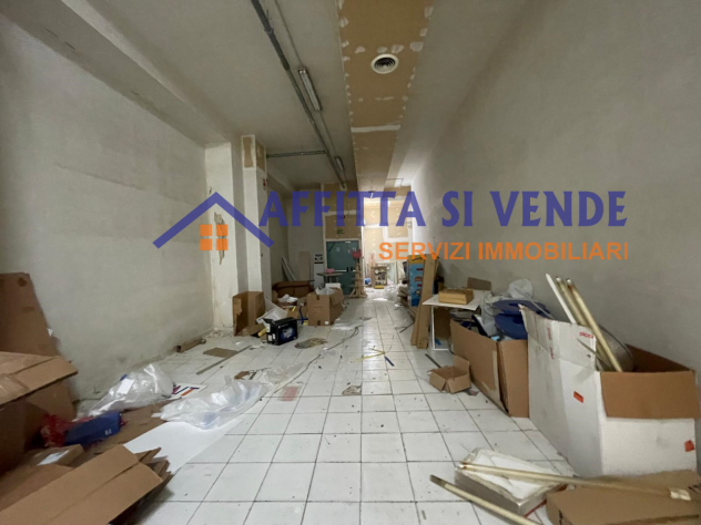 Oltre 3 vetrine in affitto a Siracusa - Foto 9