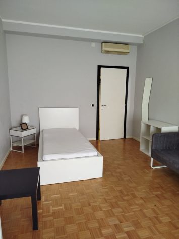 STANZA SINGOLA TUTTO INCLUSO PARMA CENTRO STORICO - Foto 3