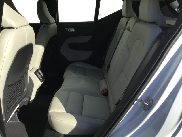 Volvo XC40 B3 automatico Core - Foto 8