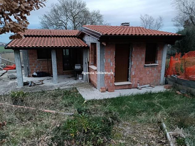 COLLINA DI OSTERIA NUOVA VENDESI CASA SINGOLA ALLO STATO GREZZO CON TERRENO