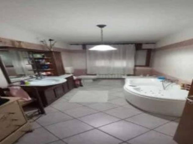 Immobile in asta di 180 m² con più di 5 locali e box auto in vendita a Taglio di Po - Foto 9