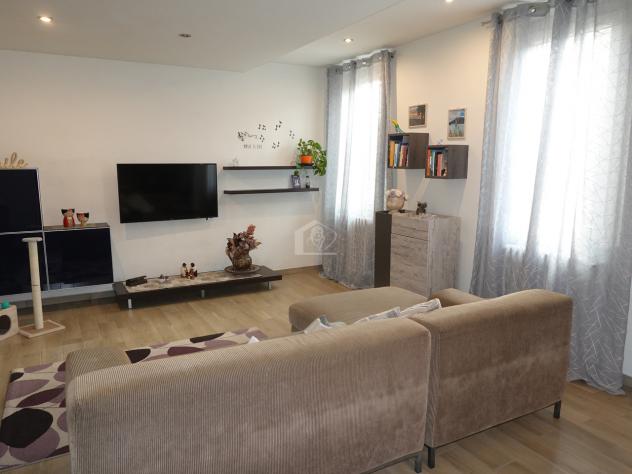 Suzzara vendesi casa indipendente 6 vani 173 Mq - Foto 2