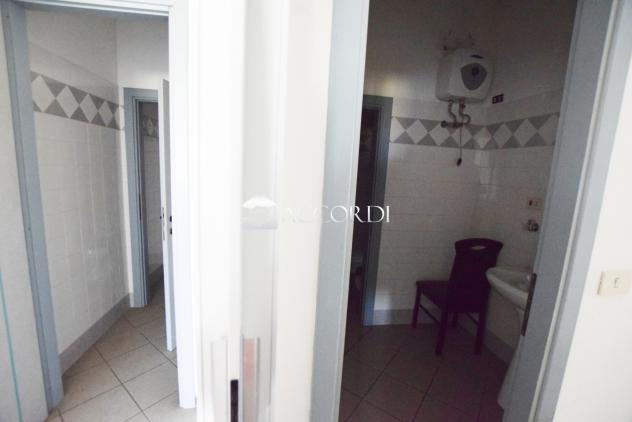 ATTIVITA'/LIC.COMMERCIALE di 5 vani e di 147 mq (PEDEROBBA) rif. SW154 - Foto 10