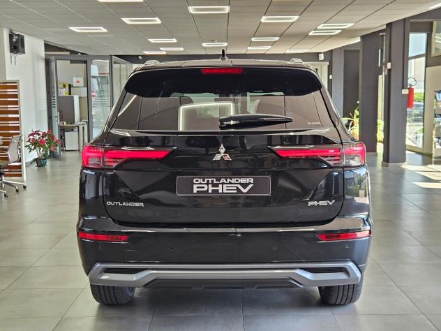 Mitsubishi Outlander DISPONIBILE IN VARIE COLORAZIONI E ALLESTIMENTI - CONCESSIONARIO UFFICIALE - Foto 5