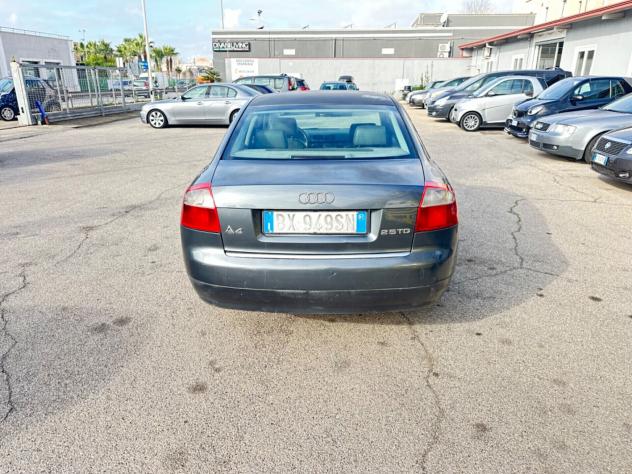 Audi A4 2.5 V6 TDI - Foto 4