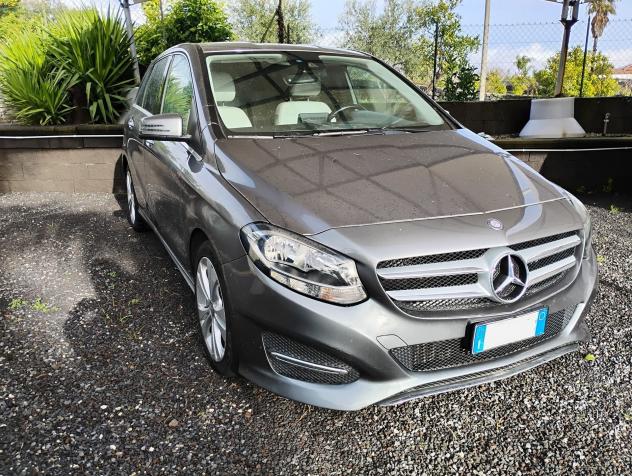 Mercedes-Benz Classe B B 180 d Automatic Sport - Foto 2