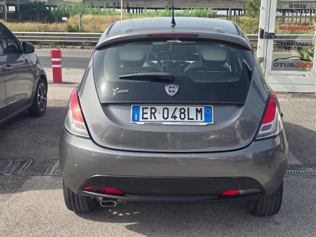 Lancia Ypsilon 1.2 GPL 69cv Ecochic Gold - Foto 7