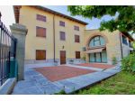 Villa con giardino in zona collinare nelle vicinanze di Soave.