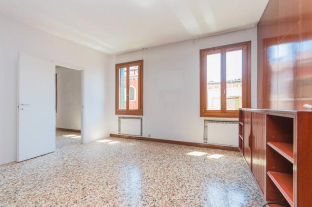 Appartamento di 129 m² con più di 5 locali in vendita a Venezia - Foto 3