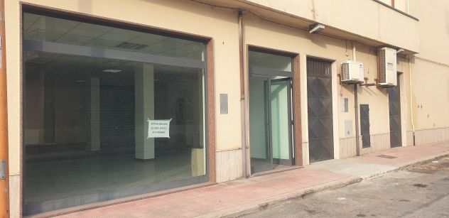 Fittasi locale mq 600 - Foto 2