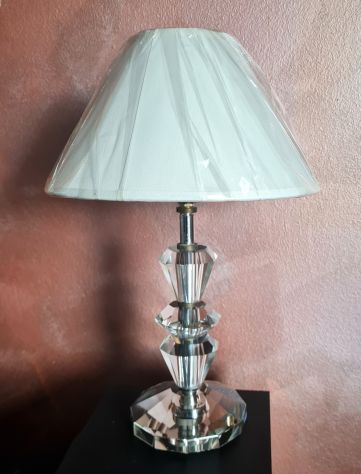 Lampada in cristallo sfaccettato e molato a tulipano in stile Art Deco .