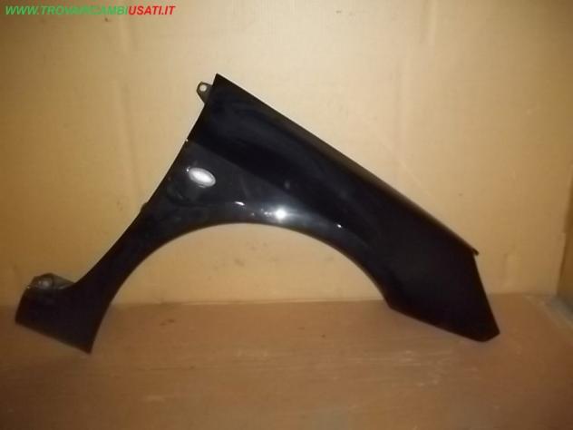 PARAFANGO ANT.D.(in plastica) NERO PEUGEOT 307 (T6) Carrozzeria Lamierati esterni Fiancate Parafango ant. PEUGEOT - 307 3p / 5p / SW - 01-05-2001