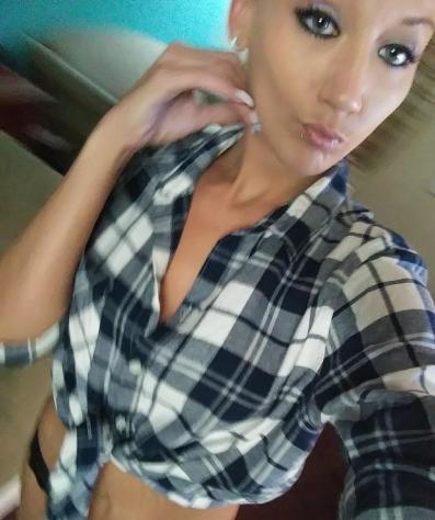 Silvia, la donna di un soldato non piange mai, ma si è stancata Tel: