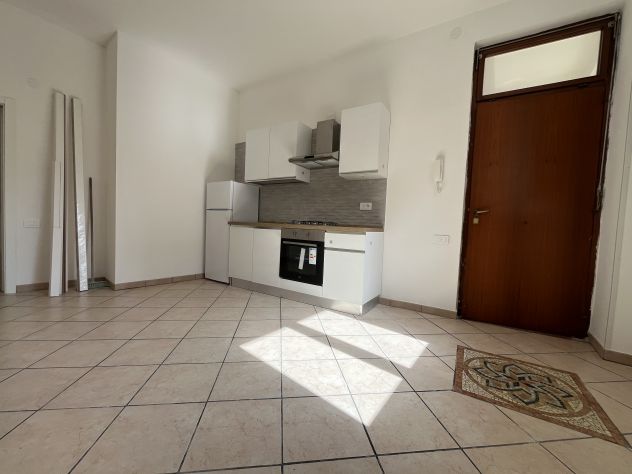 Capezzano - bilocale ristrutturato e arredato con balcone - Foto 8