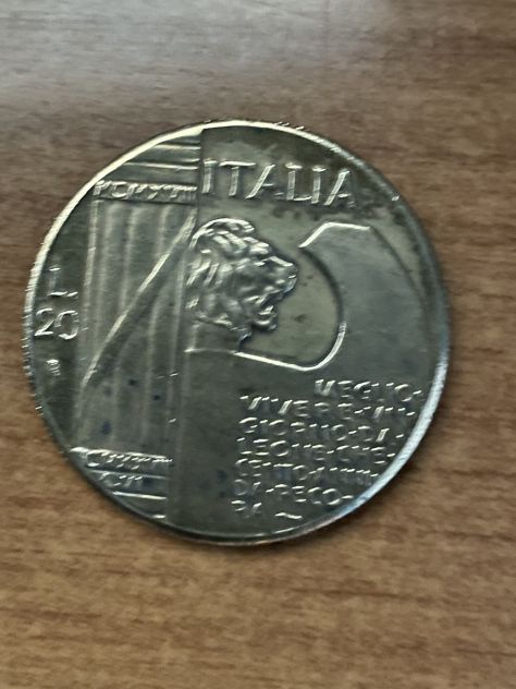 MONETE STRANIERE  E ITALIANE PRIVATO VENDE