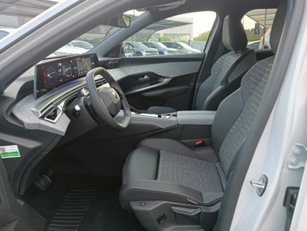 PEUGEOT 3008 Allure Business Hybrid 145 e-DCS6 + Grip & Confort rif. 24203500 - Foto 9