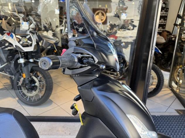 Piaggio Beverly 350 ABS/ASR - Foto 9