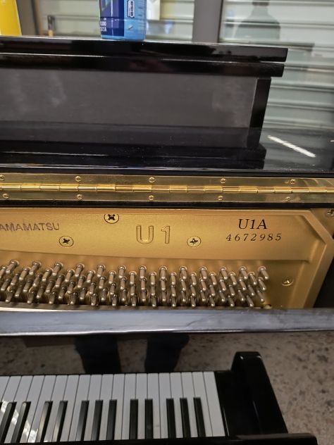 Pianoforte Yamaha U1 matricola alta dal timbro dolce con trasporto e panca incl. - Foto 2