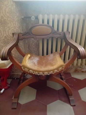 Vecchia sedia da restaurare