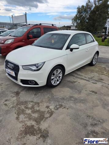 AUDI - A1 - 1.6 TDI F.AP. Attraction - Foto 4