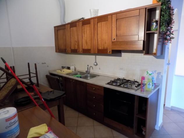 VENDESI A CESIO IN CENTRO PAESE CASA AUTONOMA SU TRE LIVELLI IN PERFETTO STATO - Foto 8