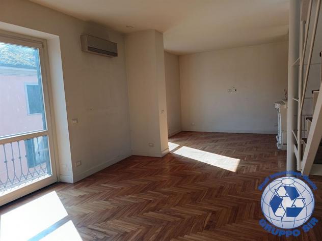 4 locali ultimo piano, appartamento su due livelli in casa d'epoca ristrutturata. - Foto 6