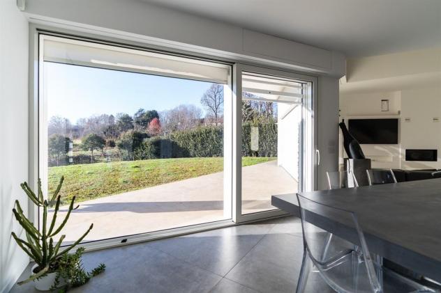 Eleganza Contemporanea e Vista Panoramica nella Villa di Design in classe A a Triuggio Montemerlo - Foto 19