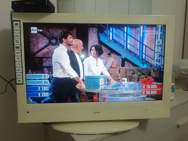 TV lcd marca Saba 26 pollici più regalo scopa eletrica asciugacapelli - Foto 2