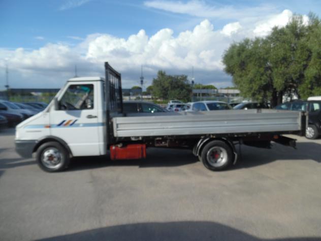 Iveco Daily 35.12 TDI PASSO LUNGO - Foto 4