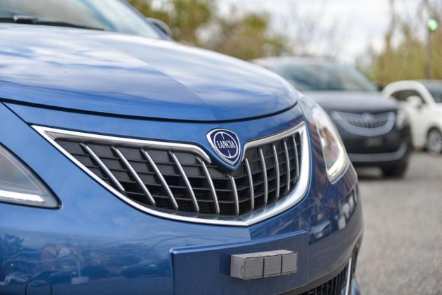 Lancia Ypsilon 1.0 FireFly 5 porte S&S Hybrid Silver - Foto 3