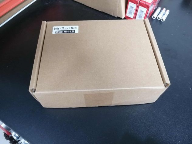 Bulloni ruote cerchi M14x1.25 28mm