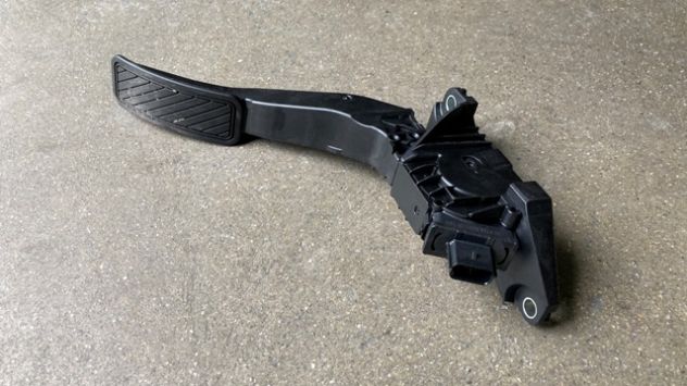 Pedale acceleratore Ford Fiesta 1.1 del 2020 (H1BC-9F836-A1D) - Foto 2
