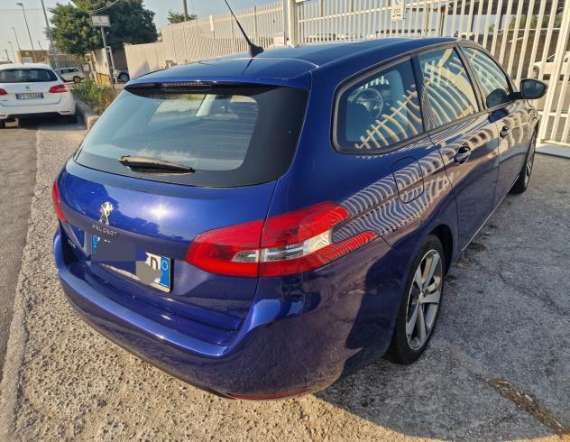 Peugeot 308 BlueHDi 130 EAT8 SW Business 2019 - Foto 4