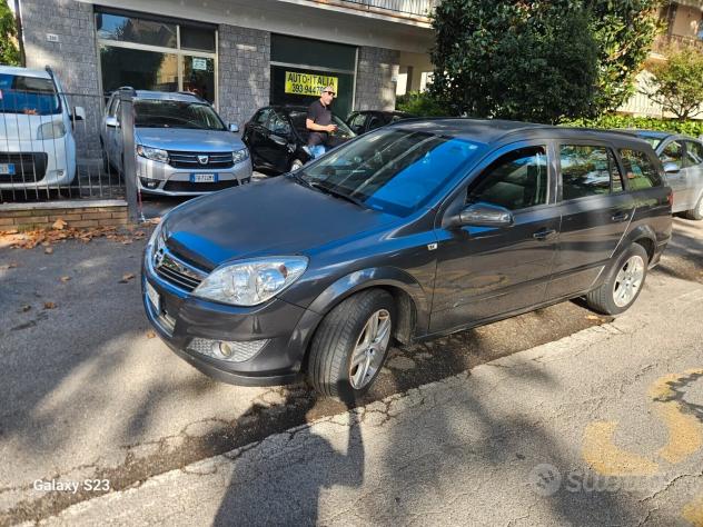 Opel Astra 1.7 CDTI 110CV Station Wagon Cosmo - Foto 3