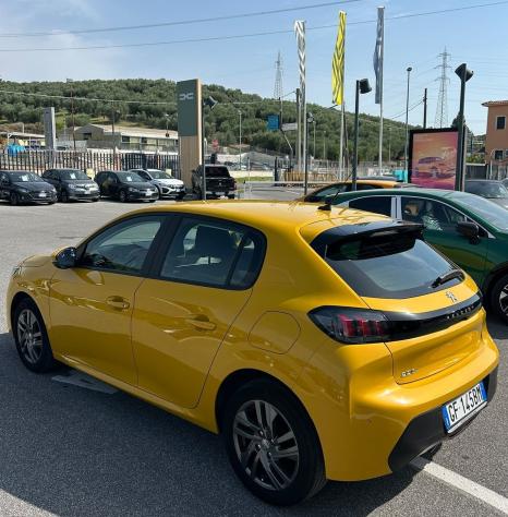 Peugeot 208 Allure Pack PureTech 100 EAT8 S/S auto - Foto 2