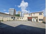 Immobile di 881 m² con più di 5 locali in affitto a Milano