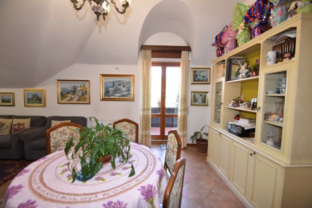 Ampio appartamento di 120 mq con cantina - Foto 2