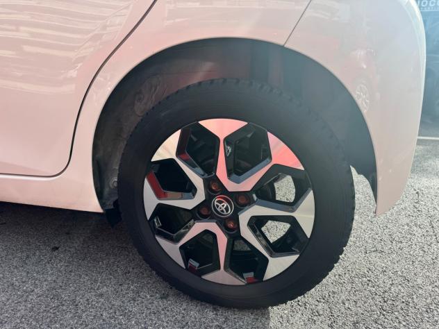 Toyota Aygo Connect 1.0 VVT-i 72 CV 5 porte x-play LED NAVI KAMERA PDC BLUETOOTH CERCHI 16 - Foto 7