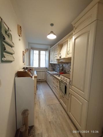 In centro storico , appartamento con ingresso indipendente e giardino privato .
Recente ristrutturazione completa . - Foto 14
