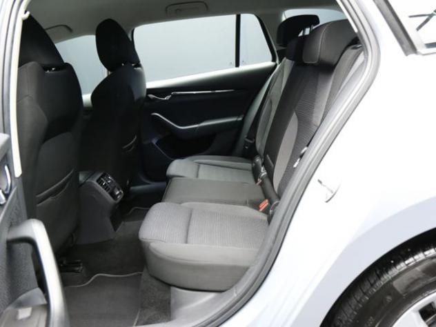 SKODA Octavia 2.0 TDI 116CV DSG Wagon Executive rif. 24117661 - Foto 8