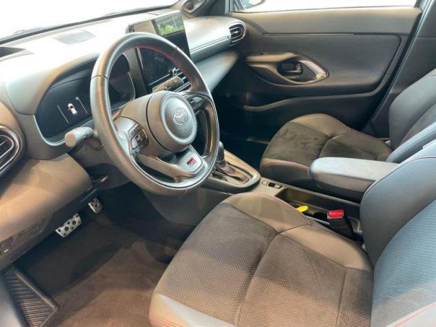 Toyota Yaris Cross 1.5 Hybrid 130 CV 5p. E-CVT GR SPORT - Foto 6