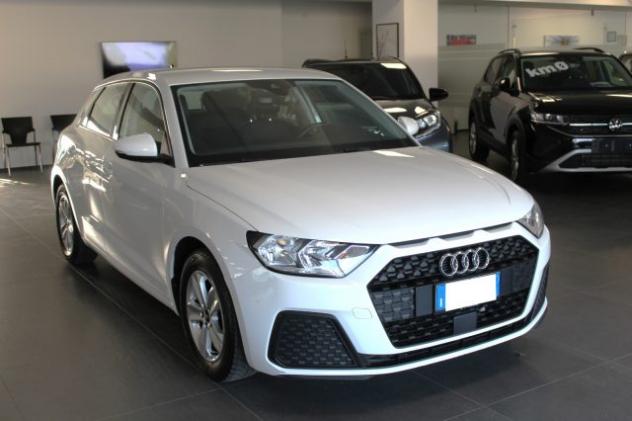 AUDI A1 SPB 1.0 TFSI 95 CV Identity Black rif. 24035209