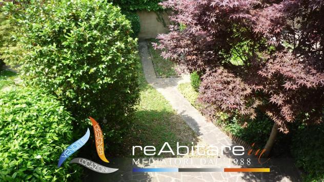 Villetta a schiera luminosa con giardino, terrazzo panoramico e box doppio - Foto 13