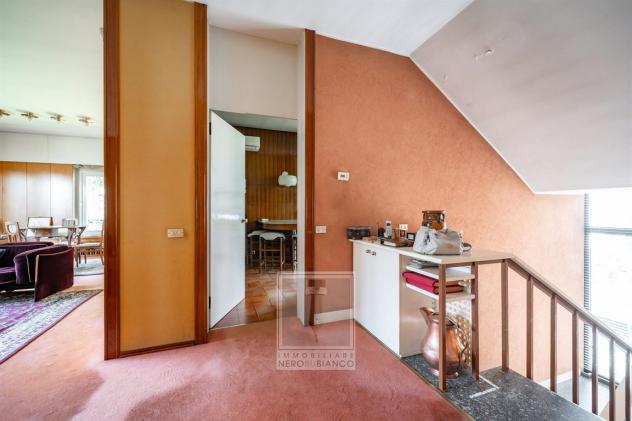 VILLA BIFAMILIARE CON PARCO DI 770 MQ IN CENTRO CALOLZIO - Foto 11