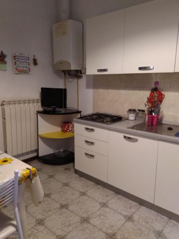 stanza singola o doppia davanti università centrale pavia per studentesse - Foto 2
