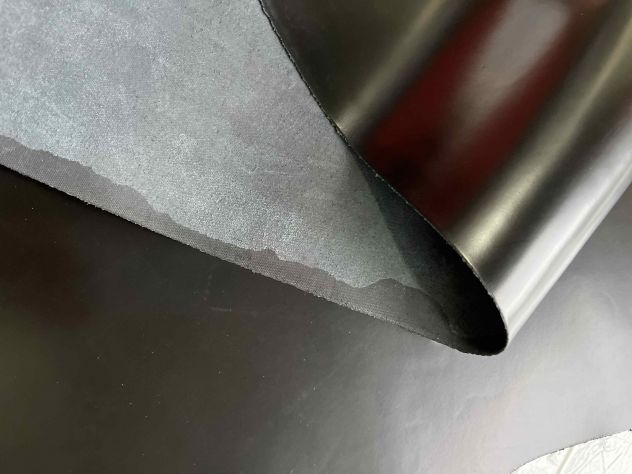 Scampolo pelle vitello abrasivato nero – M11 - Foto 3